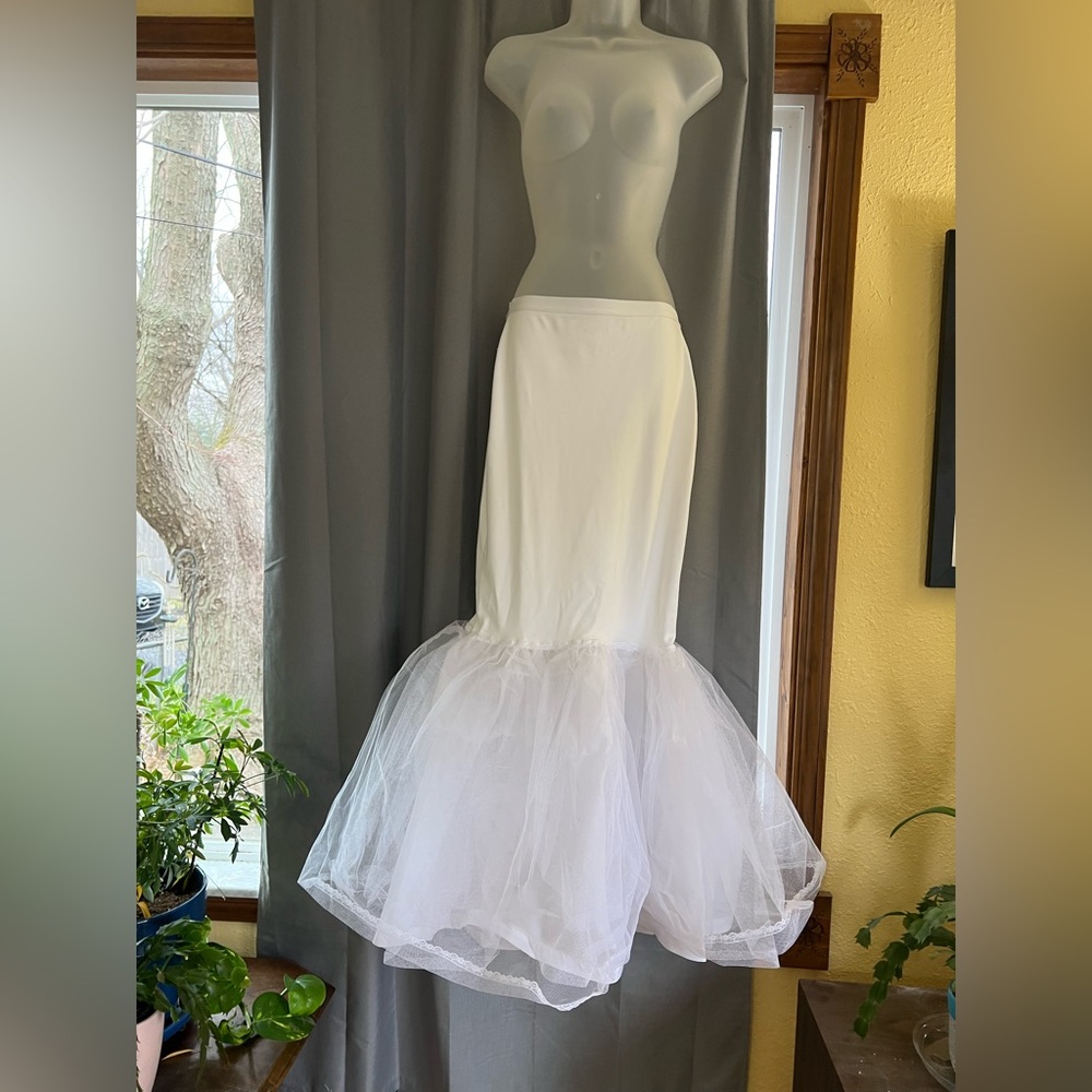 Brand New Davids Bridal Trumpet Skirt